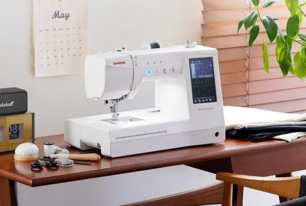Memory Craft 1000 Sewing/Embroidery Machine Janome